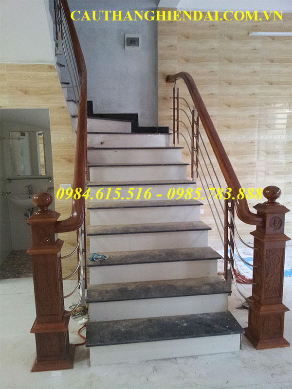 cầu thang inox tay vin gõ thi công tại bắc ninh gia rẻ nhất thị trường