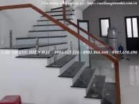 Báo giá cầu thang kính cường lực, tay vịn gỗ lim nam phi mới nhất 2021