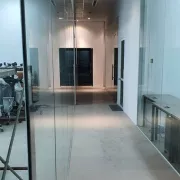 Vách kính văn phòng thi công và lắp đặt tại Hà Nội