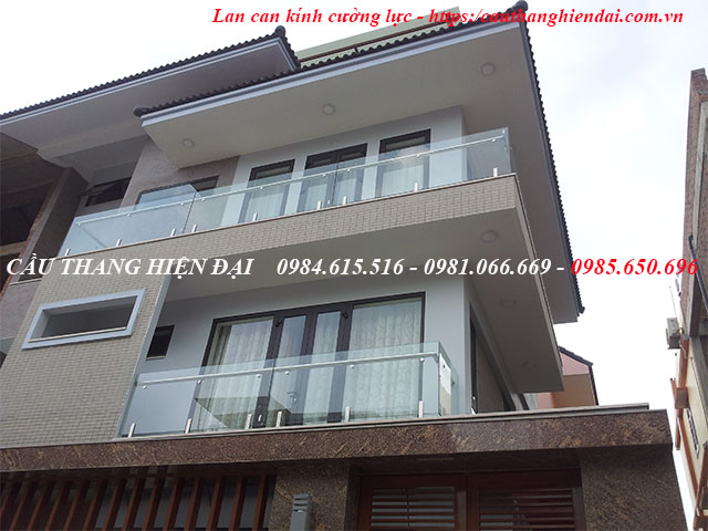Mẫu lan can kính cường lực không trụ sang trọng và đẹp. Báo giá thi công lan can kính rẻ nhất Hà Nội