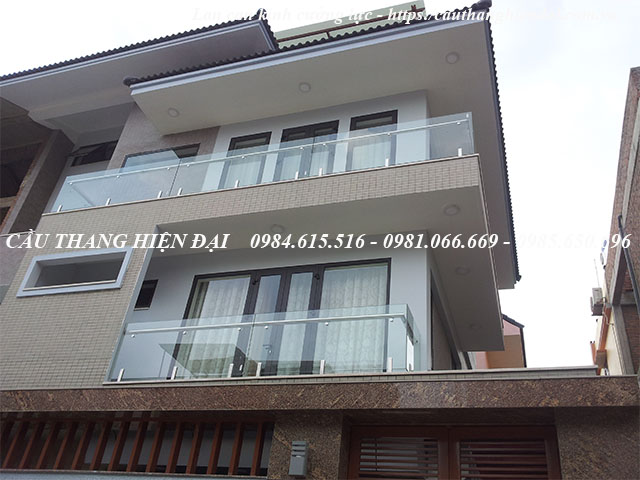 Mẫu lan can kính cường lực không trụ sang trọng và đẹp. Báo giá thi công lan can kính rẻ nhất Hà Nội