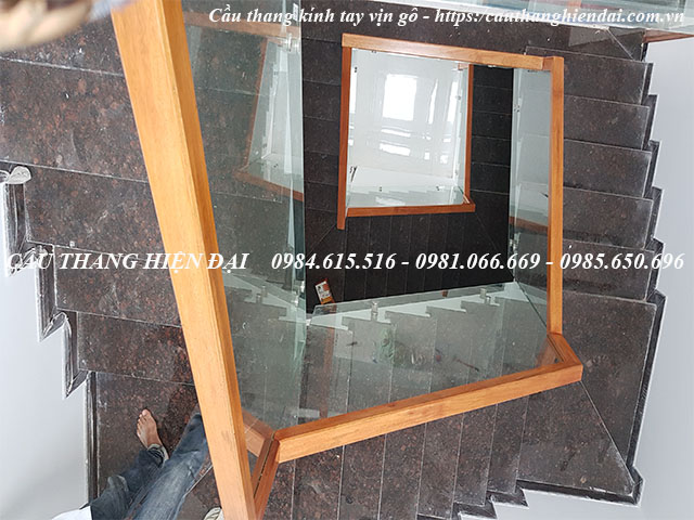 Cầu Thang Xương Cá, Cầu thang Kính, Cầu thang sắt, cầu thang sắt mỹ thuật, cầu thang inox, Uy Tín, Chất Lượng, Thi công Nhanh, đúng tiến độ.