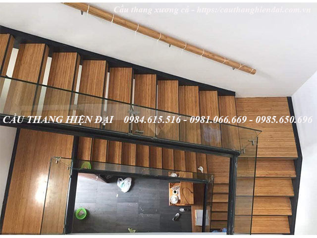 cau-thang-xuong-sat-ha-noi