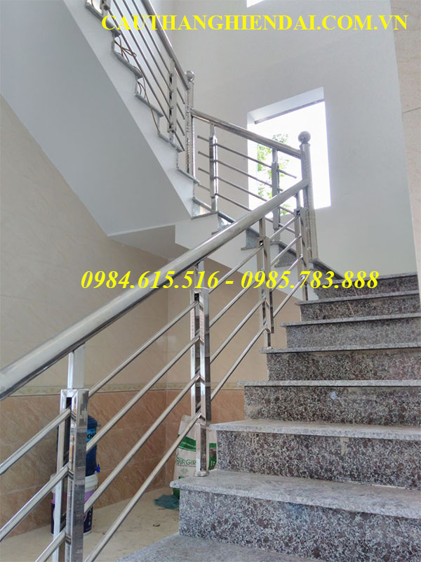 cau-thang-inox-tay-inox