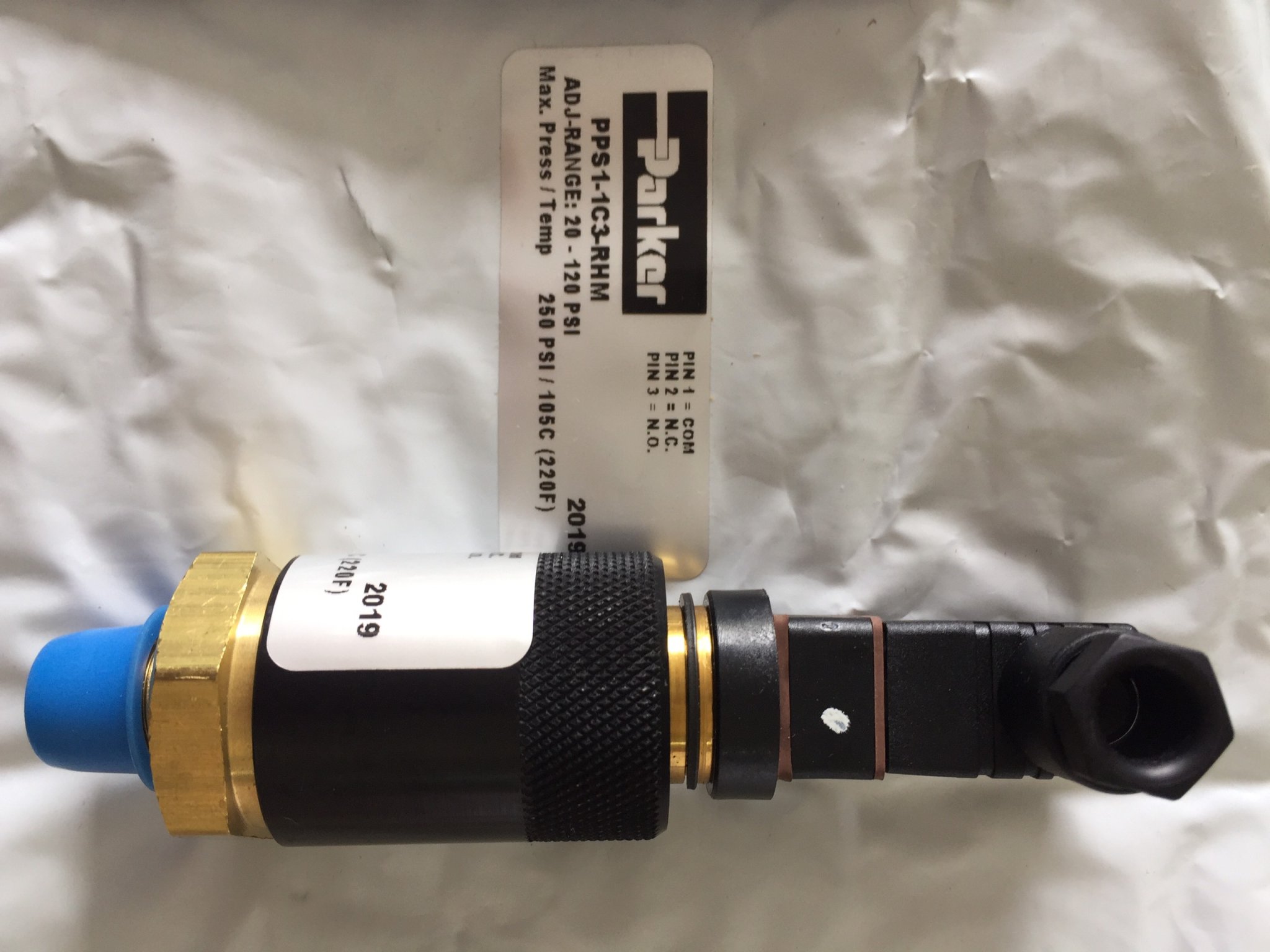 CONG TAC AP SUAT PRESSURE SWITCH PARKER PPS1-1C3-RHM-2