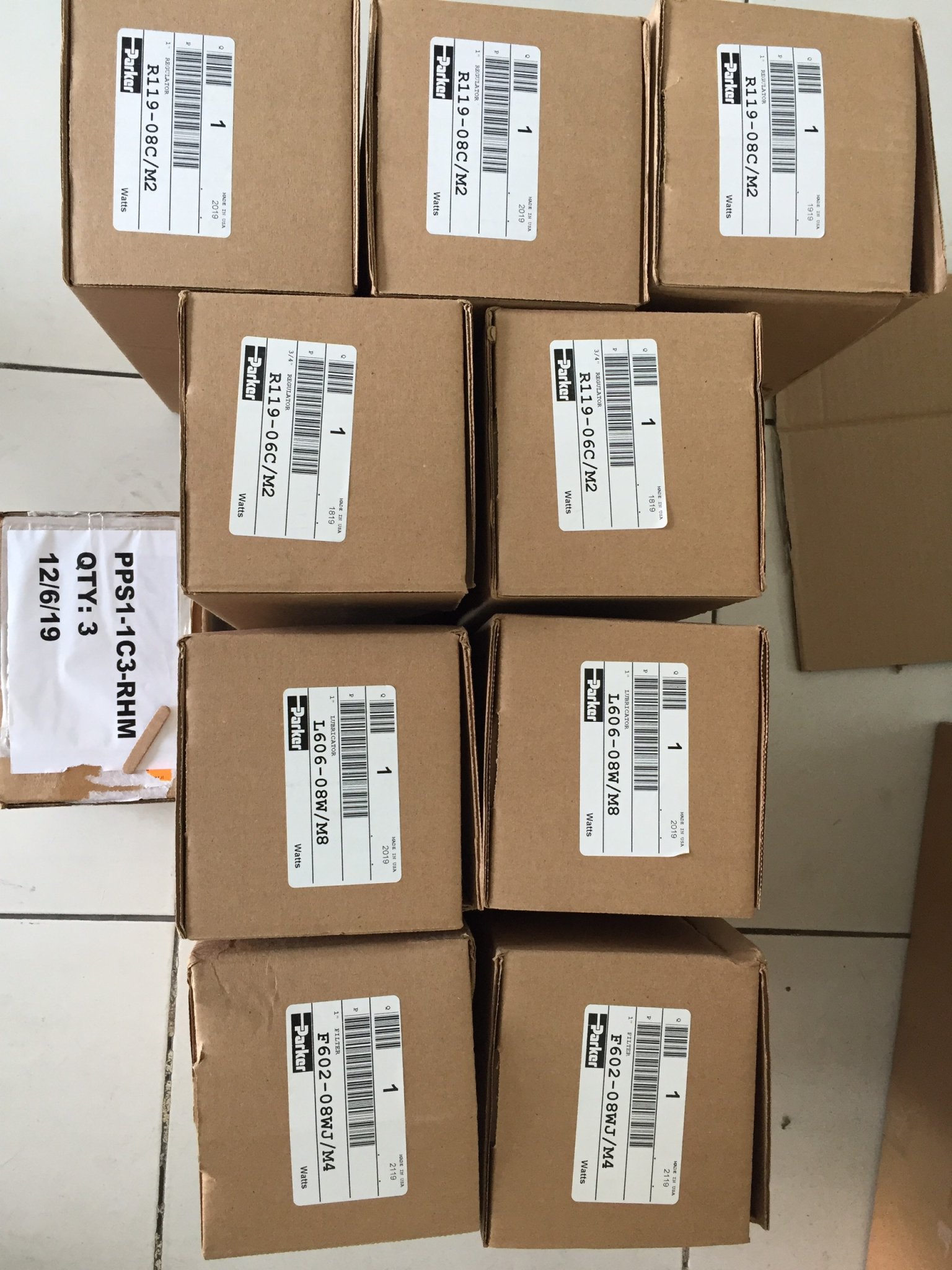 BOI TRON LUBRICATOR PARKER L606-08W-M8-2