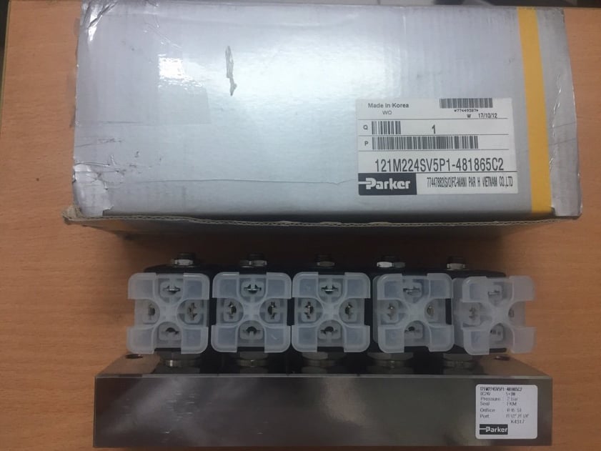 Van điện từ Solenoid valve PARKER 121M224SV5p1-481865C2
