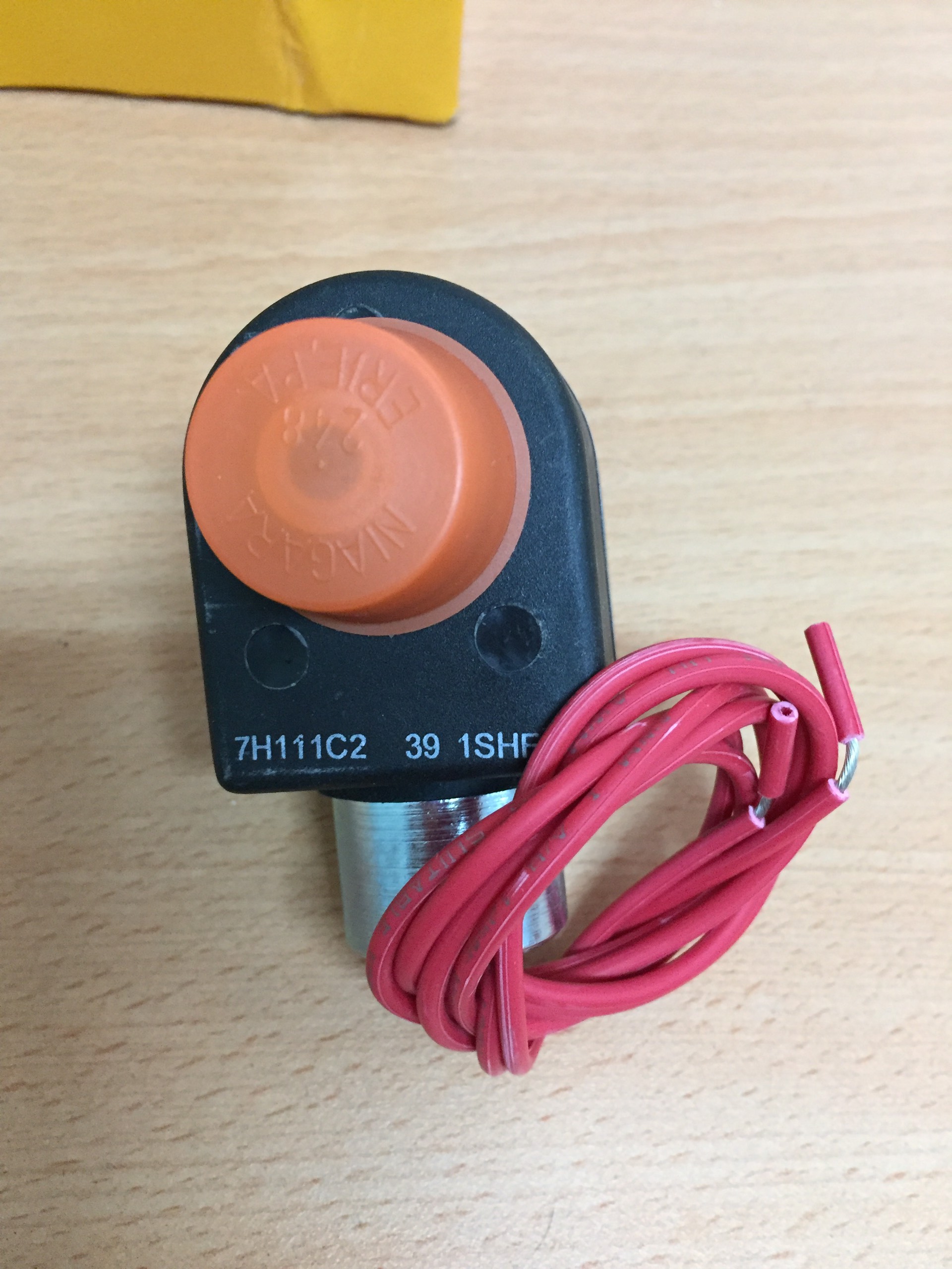 Van điện từ PARKER 7131Z002NOH111C2