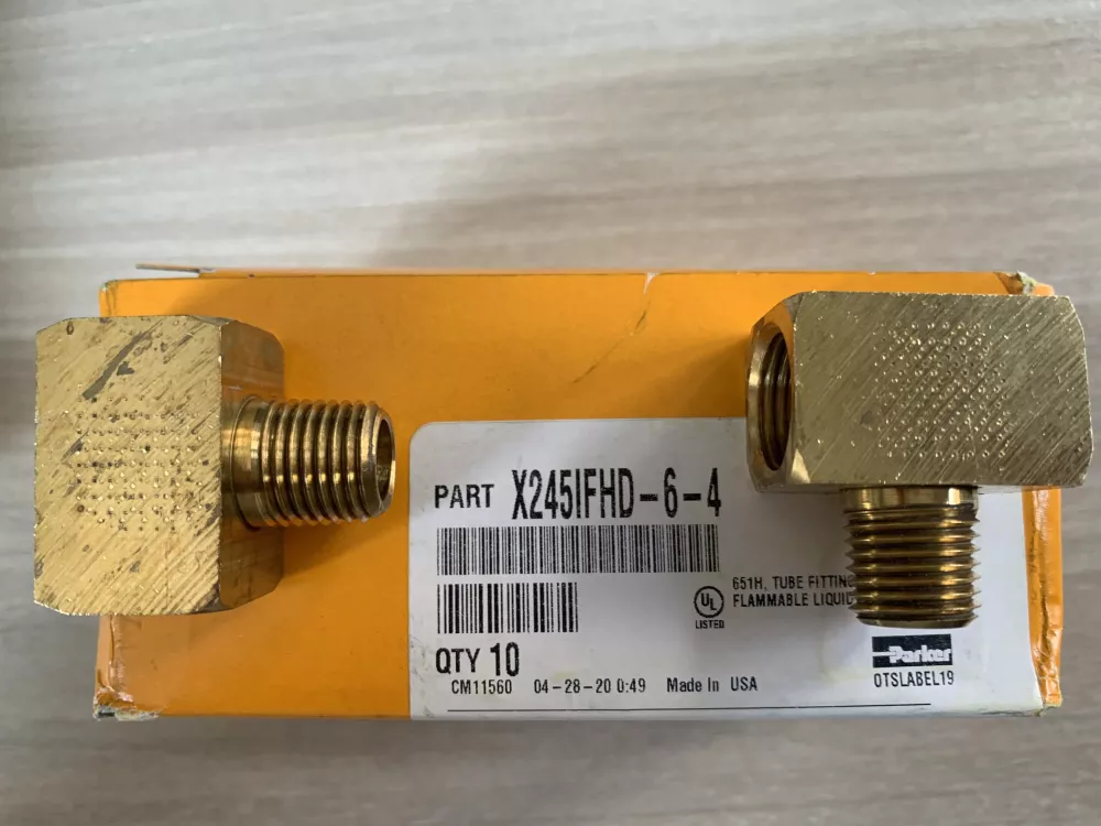 Đầu nối bằng đồng có ren PARKER, P/N: 245IFHD-6-4