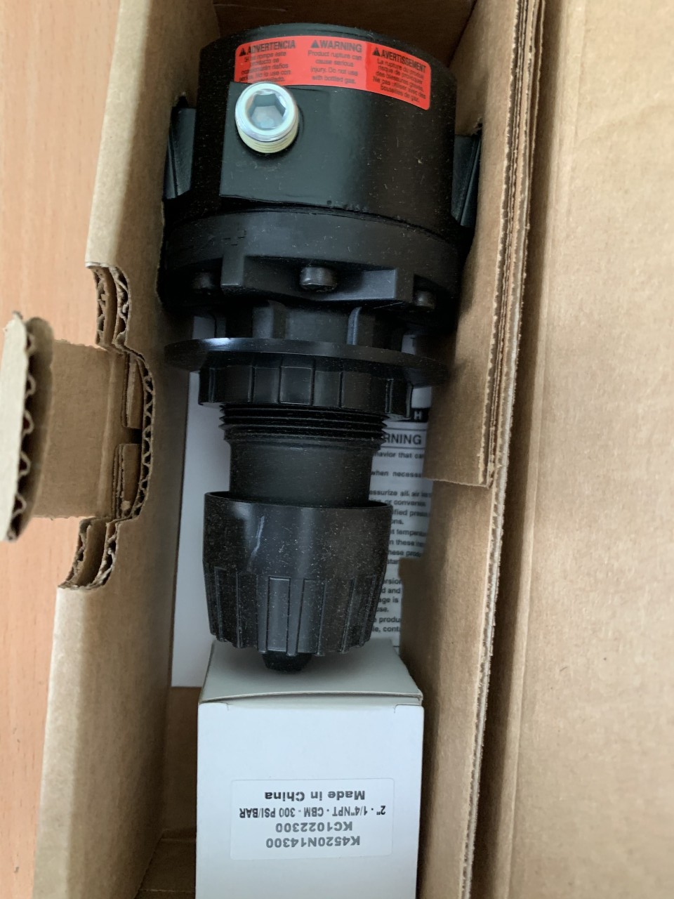 Điều áp Regulator PARKER R26-C4-GH0
