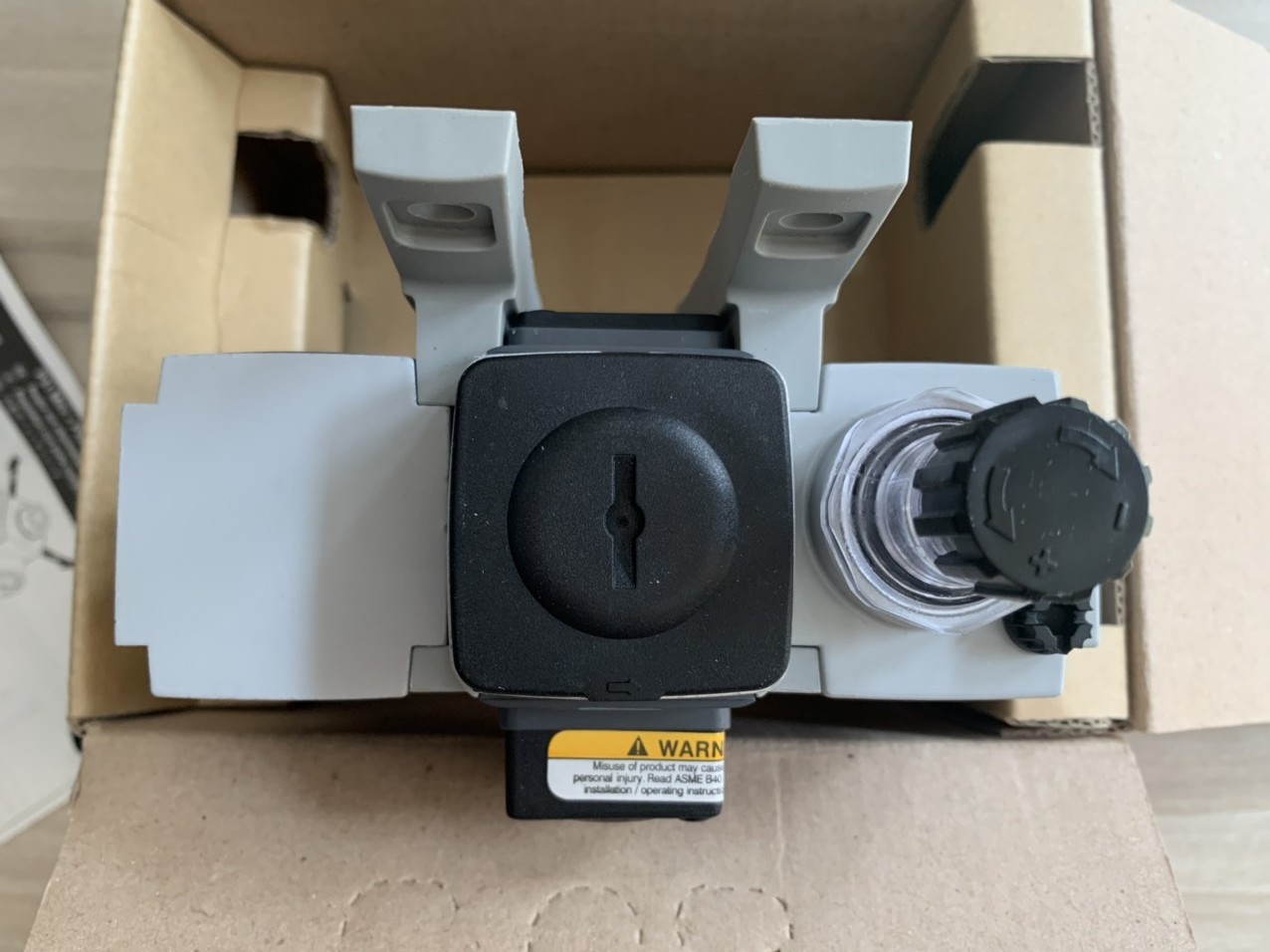 Bộ lọc điều áp khí nén Parker P31CB22GEMN6LNW (3)