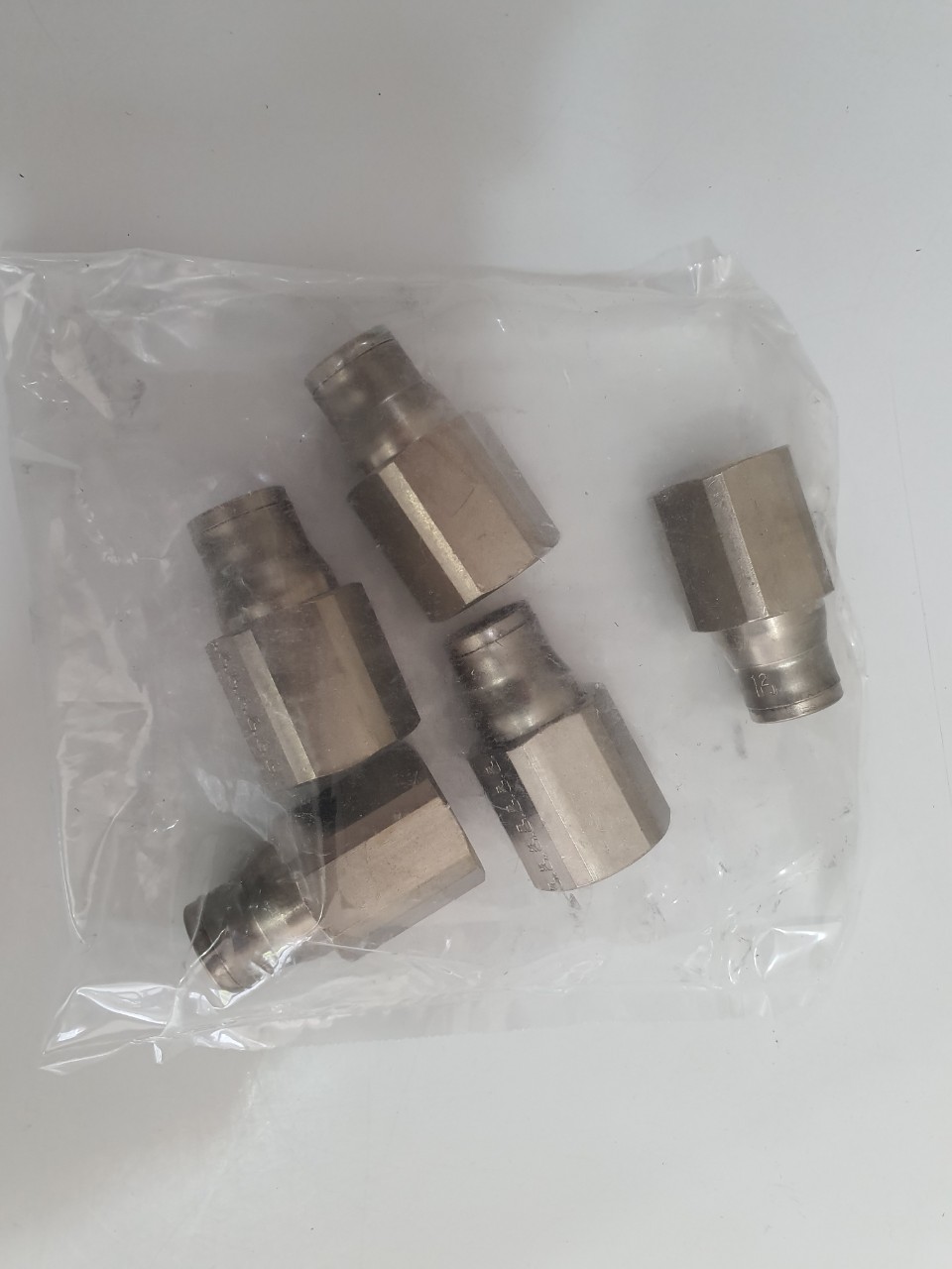 3614 12 21 FEM STUD FIT'G 12MM X 1/2" BSP