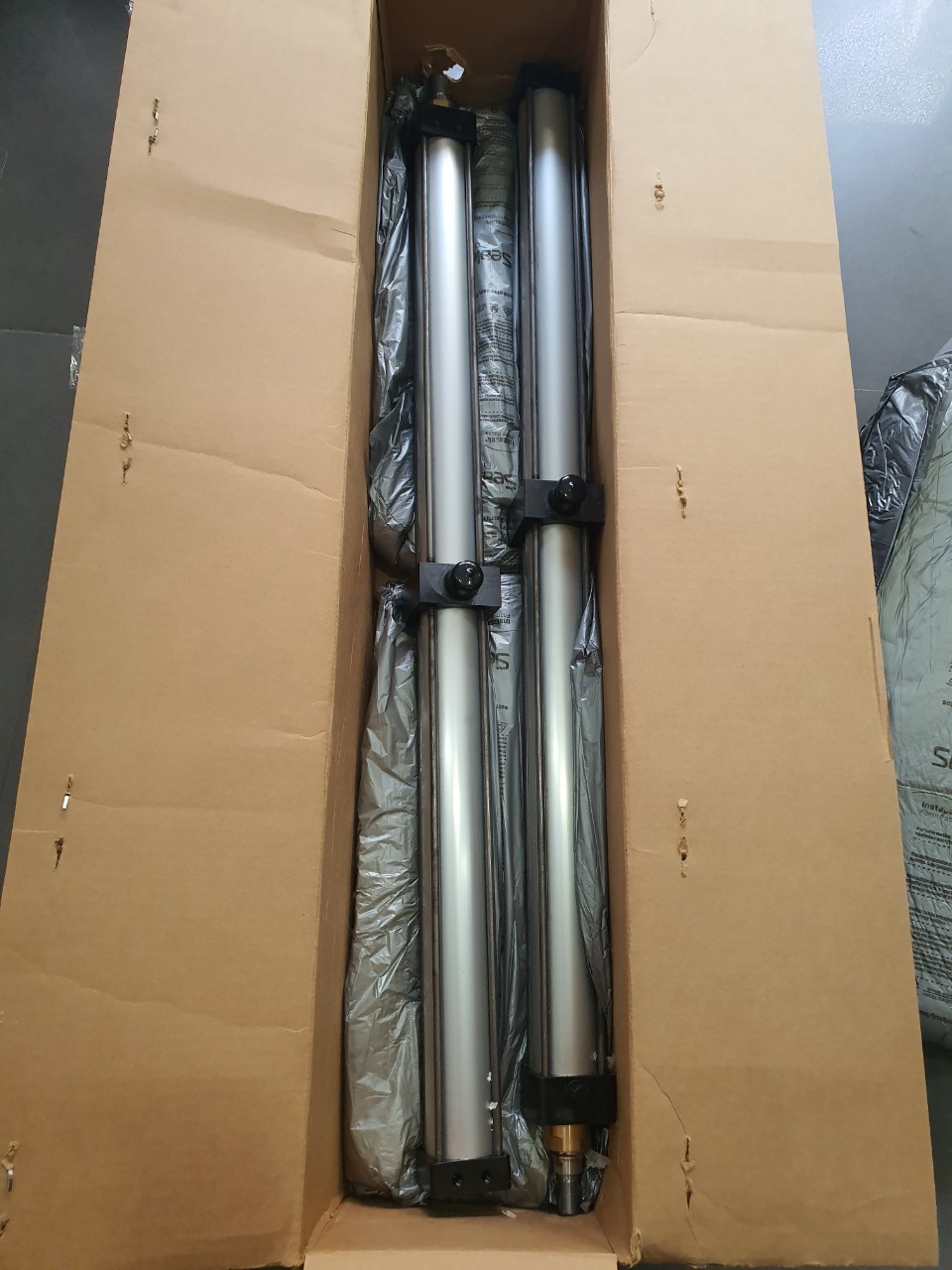 XI LANH KHI NEN 2.00CDDT4MA3US34AC36.00  1P4MA0003677