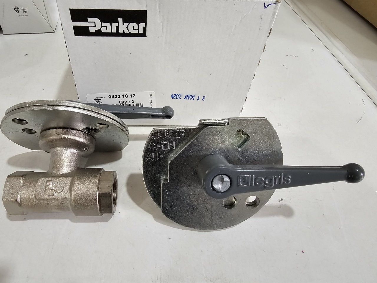 0432 10 17 BALL VALVE 3/8"BSP  LOCKABLE PARKER LEGRIS