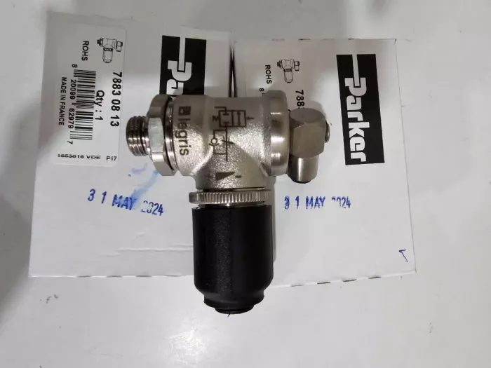 7883 08 13 BLOCKER/FLOW CONTROL REGULATOR BLOCKER/FLOW CONTROL REGULATOR
