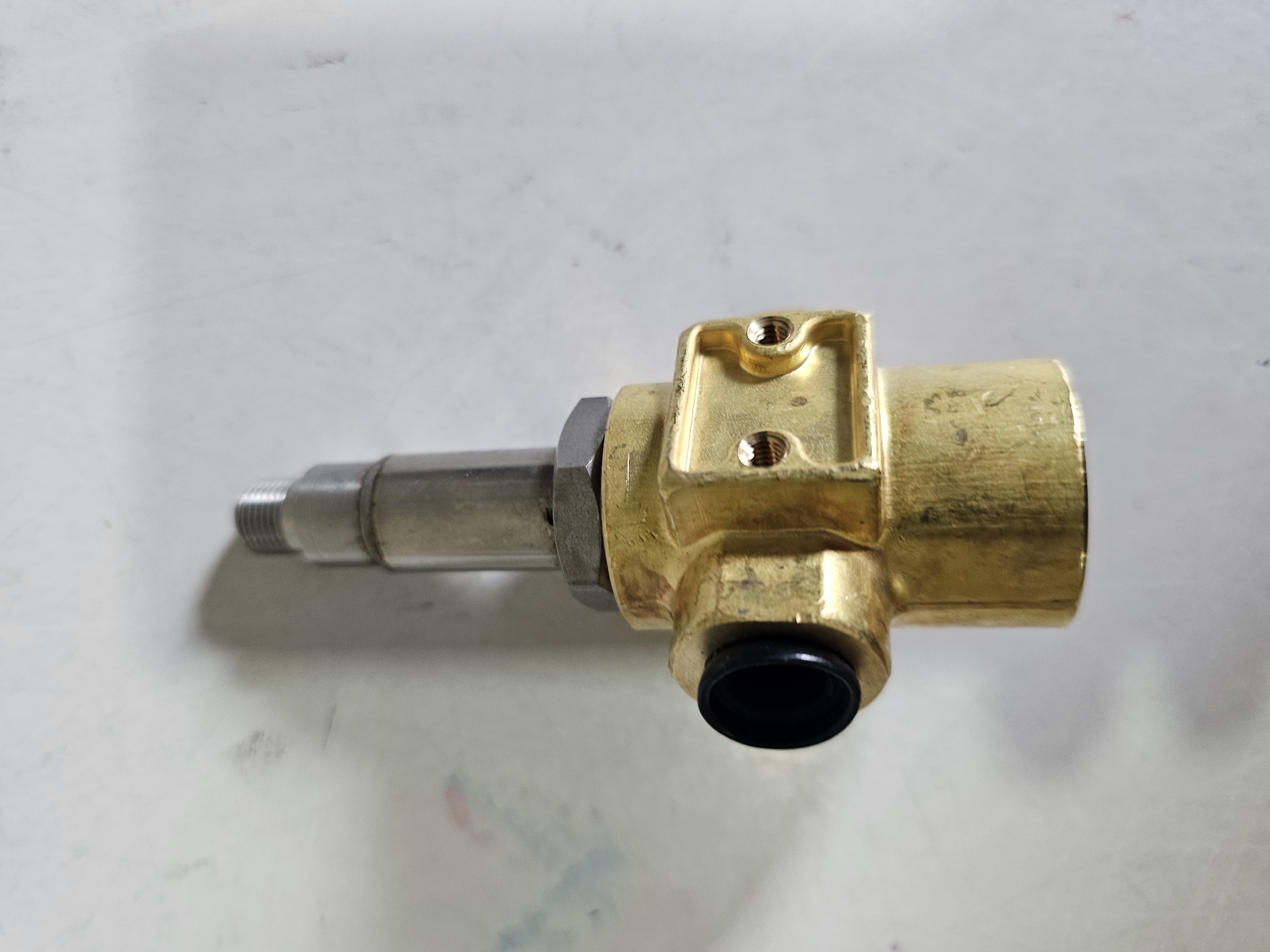133T21 3 way valve Lucifer