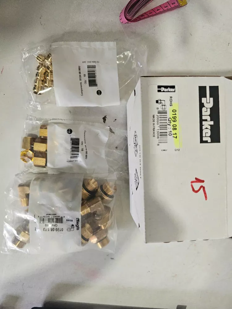 0199 08 17  BRASS FITTING PARKER LEGRIS BOX 10