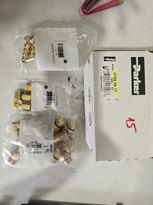 0199 08 17 BRASS FITTING PARKER LEGRIS BOX 10