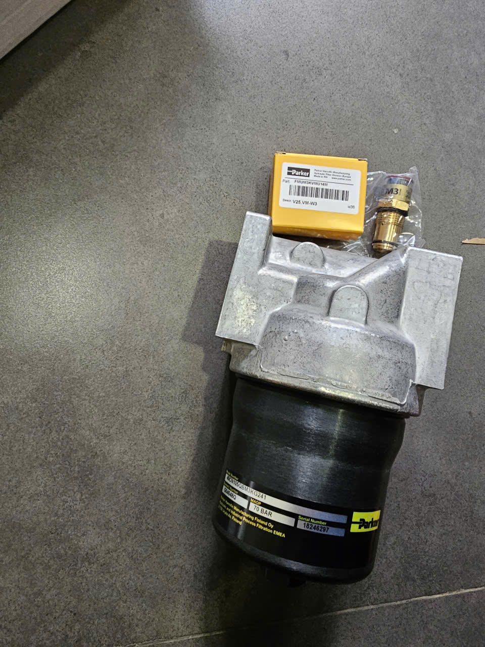 40CN105QBM3KG241 FILTER MED PARKER