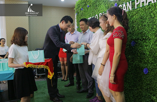 lễ ra mắt sản phẩm mới pazealo