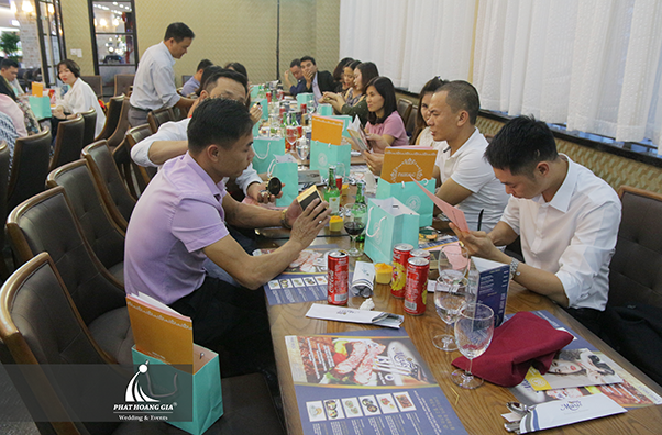 lễ ra mắt sản phẩm mới pazealo