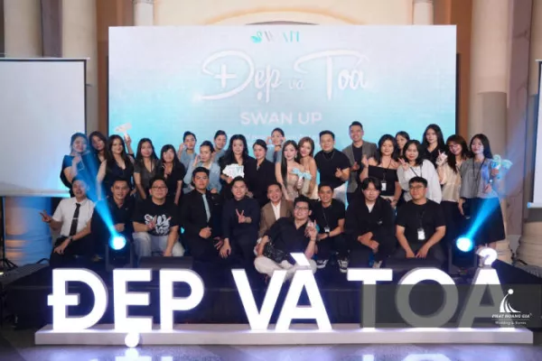 SWAN UP: ĐẸP VÀ TỎA