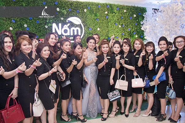 hội thảo công ty mỹ phẩm hoài thương organic 8