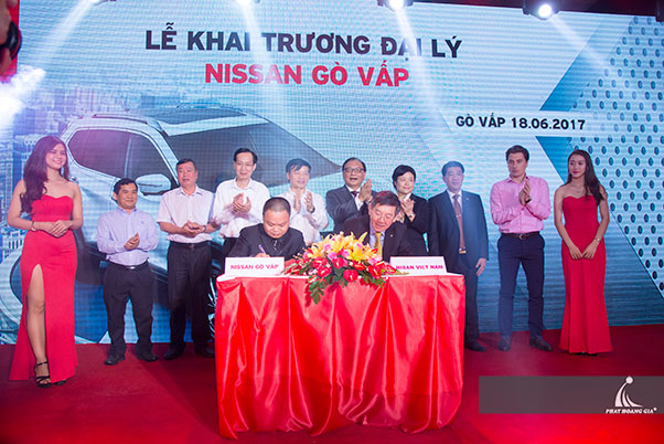 khai trương showroom nissan gò vấp 16