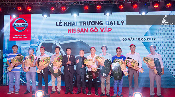 khai trương showroom nissan gò vấp 20