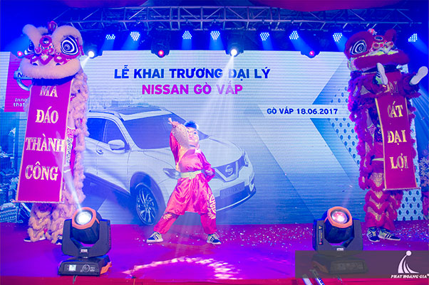 khai trương showroom nissan gò vấp 21