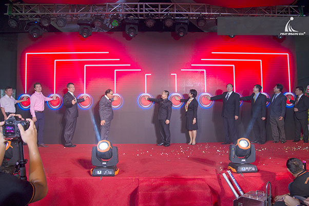 khai trương showroom nissan gò vấp 24