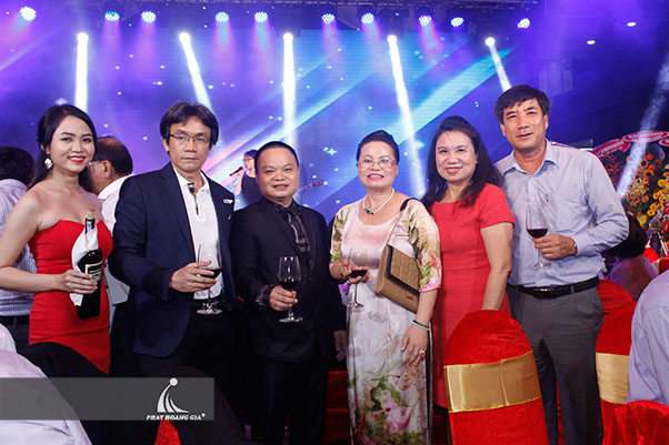 khai trương showroom nissan gò vấp 1