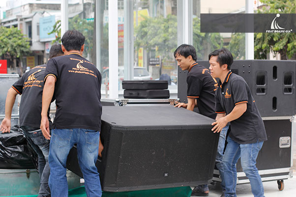 khai trương showroom nissan gò vấp 30