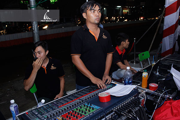 khai trương showroom nissan gò vấp 40