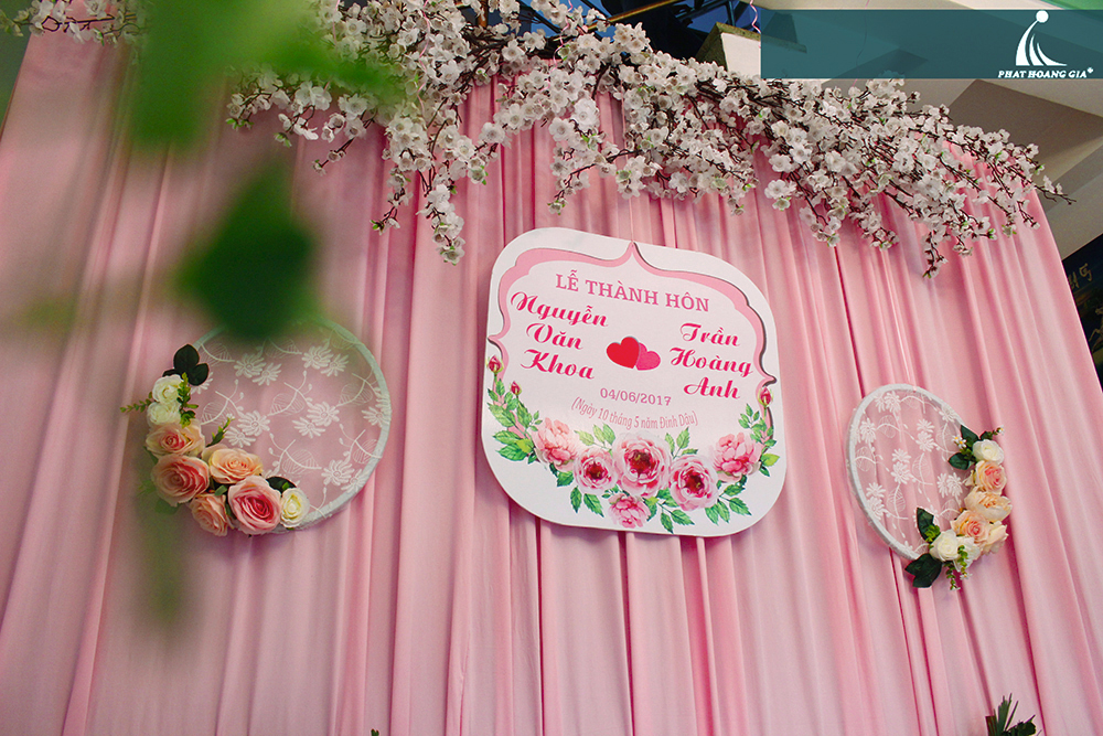 trang trí lễ gia tiên tone hồng 1