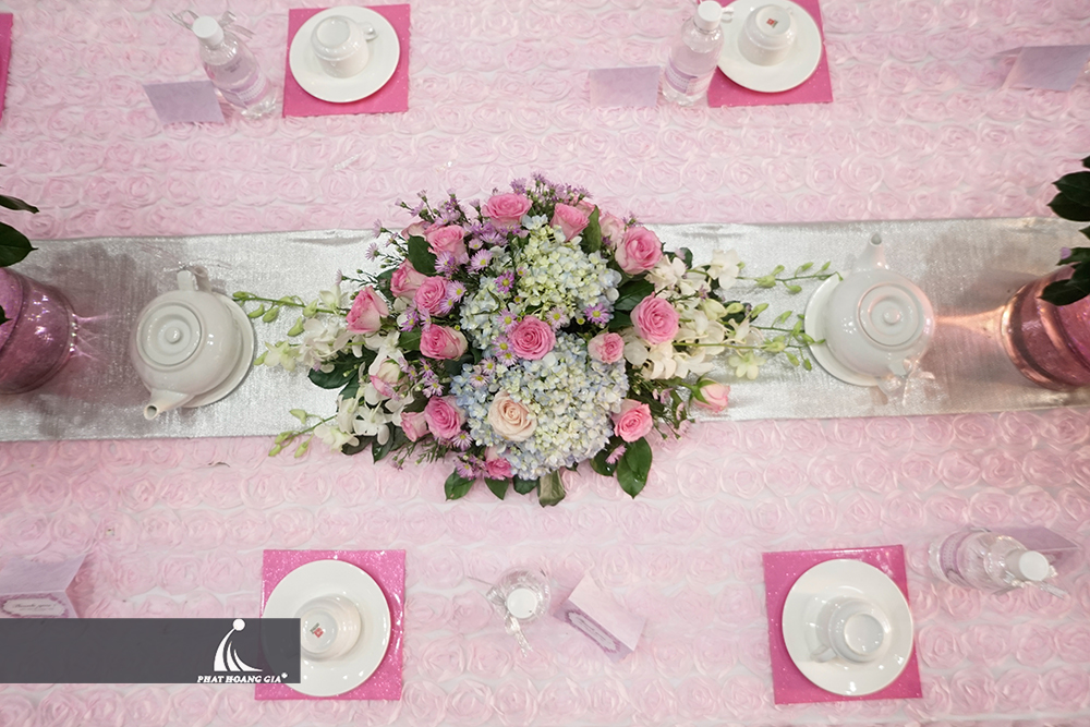 trang trí lễ gia tiên tone hồng 9