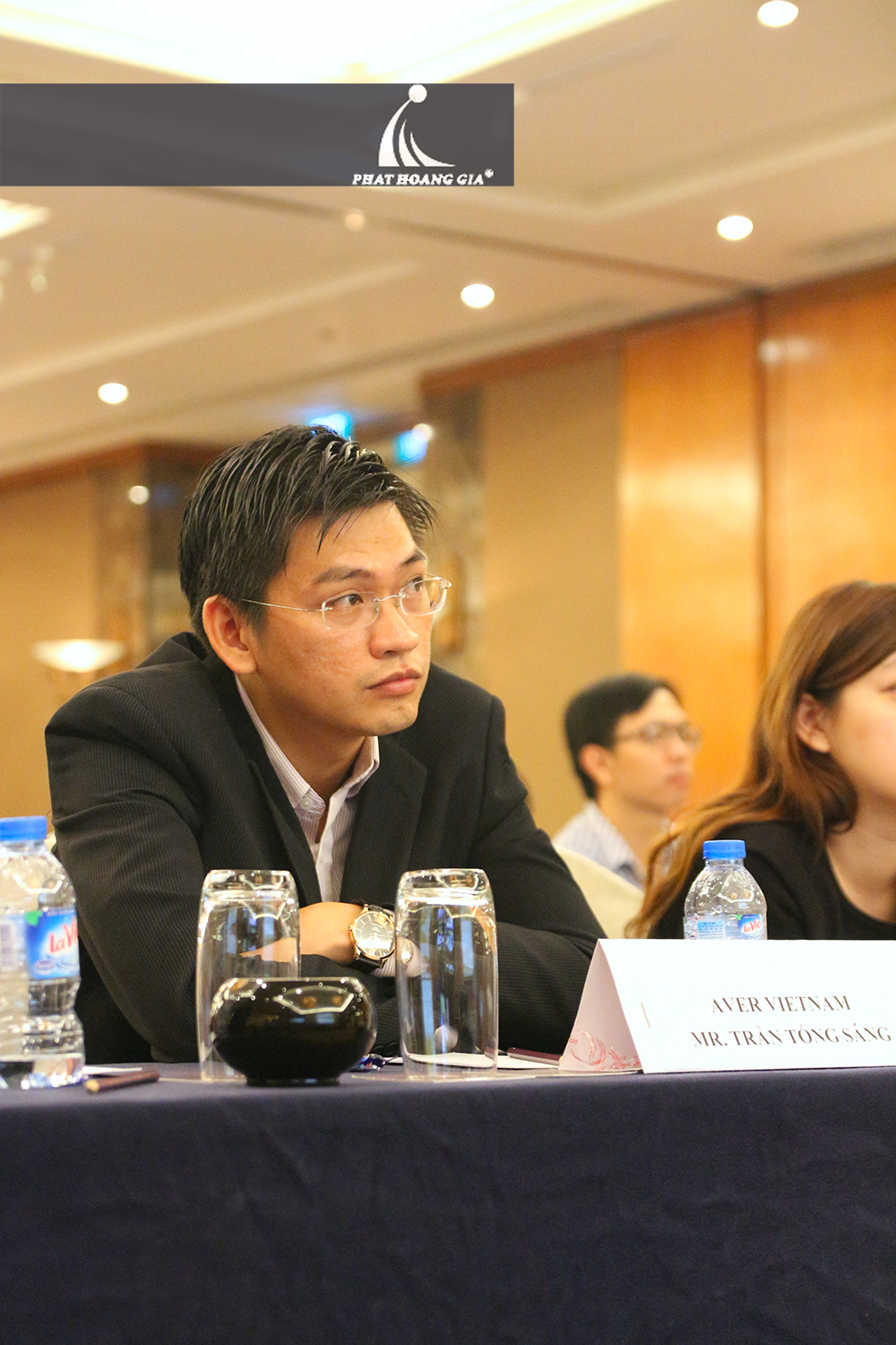 tổ chức hội thảo công ty aver 10