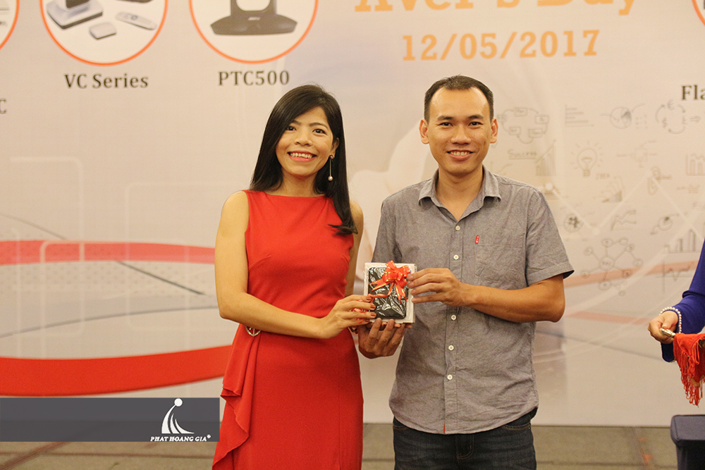 tổ chức hội thảo công ty aver 15