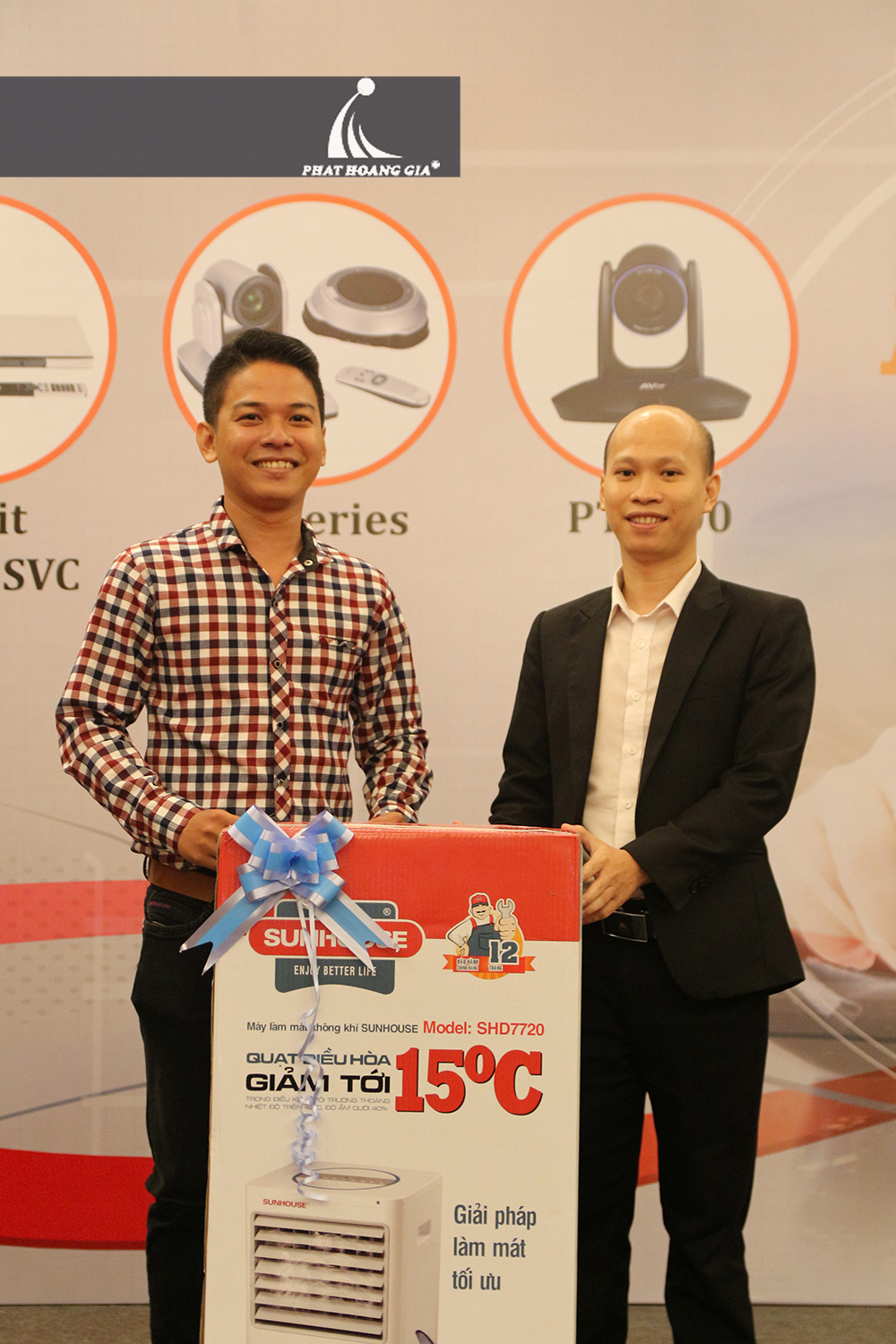 tổ chức hội thảo công ty aver 23