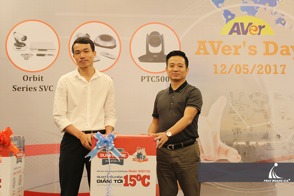 tổ chức hội thảo công ty aver 28