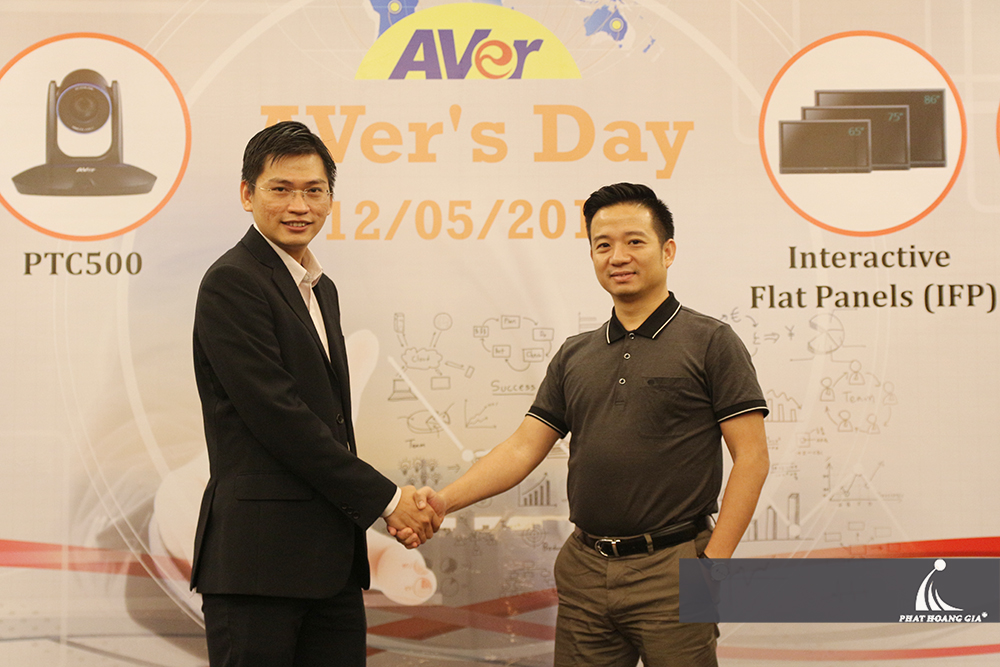 tổ chức hội thảo công ty aver 30