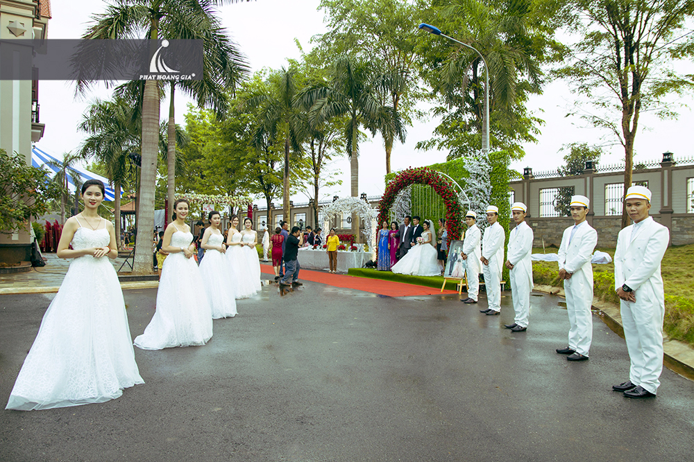 trang trí cưới ngoài trời trọn gói 1