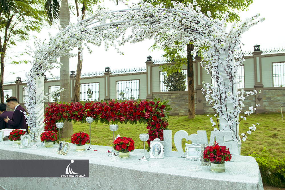 trang trí cưới ngoài trời trọn gói 4