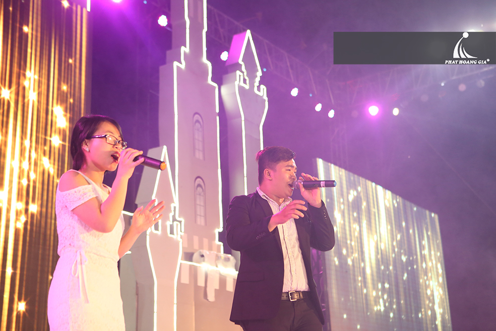 trang trí cưới ngoài trời trọn gói 25