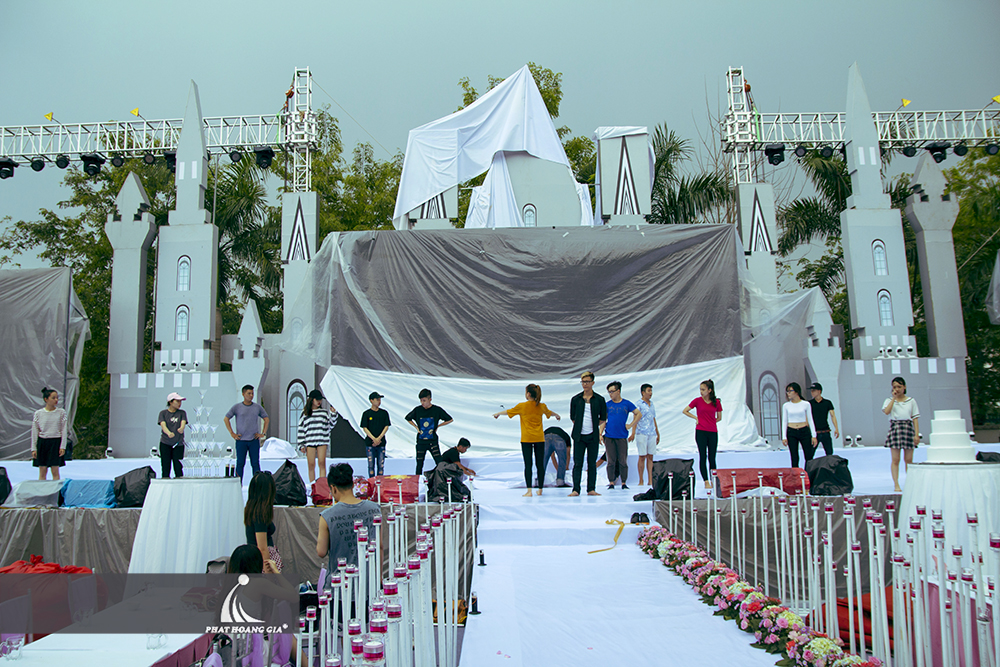 tổ chức tiệc cưới ngoài trời trọn gói 36
