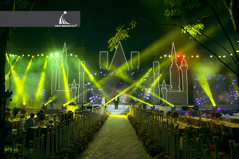 trang trí cưới ngoài trời trọn gói 21