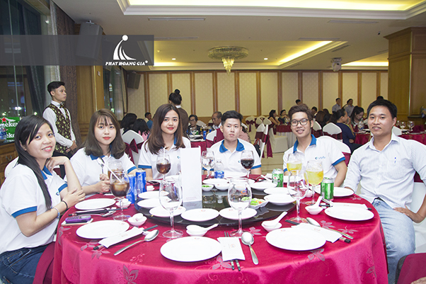 hội nghị ra mắt sản phẩm sàn gỗ vario