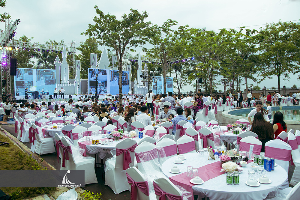 trang trí tiệc cưới ngoài trời 3