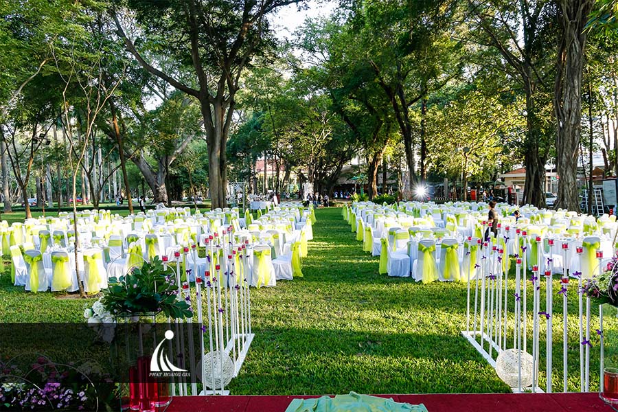 trang trí tiệc cưới ngoài trời 7