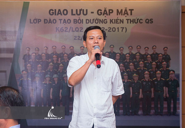 tổ chức họp lớp gặp mặt 3